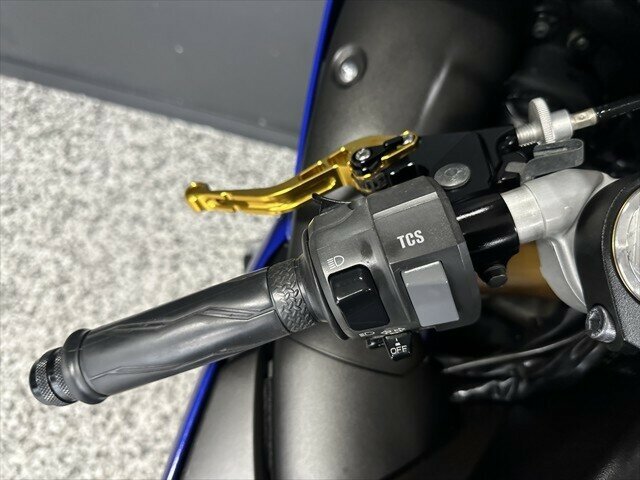 2011 YAMAHA YZF-R1 SPORTS