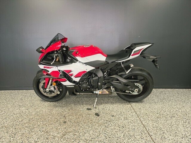 2026 YAMAHA YZF-R1 70TH ANNIVERSARY SPORTS