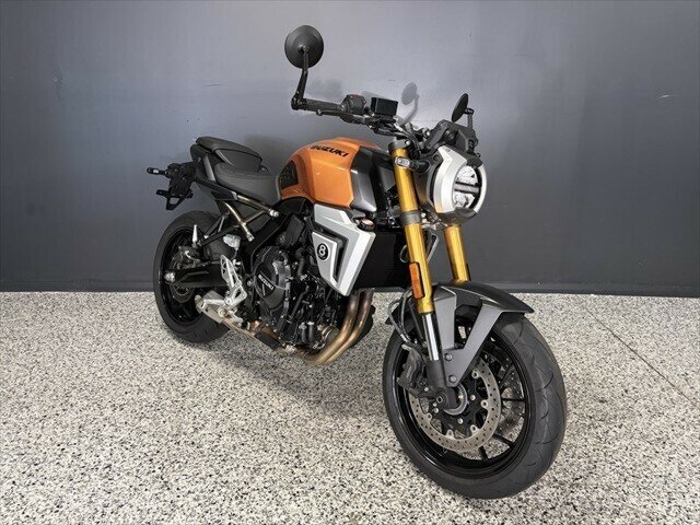 2025 SUZUKI GSX-8T ROAD