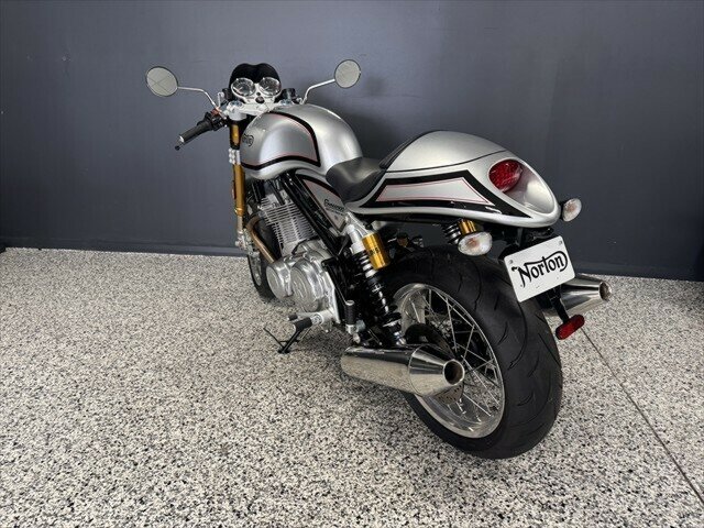 2018 NORTON COMMANDO 961 CAFE RACER ROAD