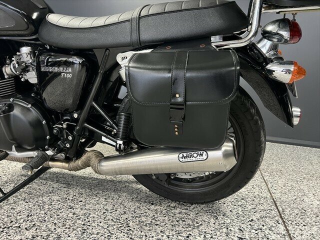2015 TRIUMPH BONNEVILLE T100 BLACK ROAD