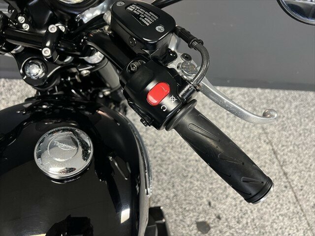 2015 TRIUMPH BONNEVILLE T100 BLACK ROAD