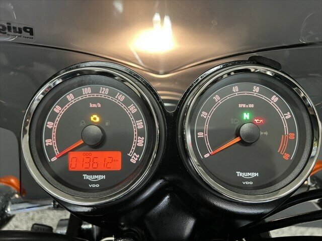 2015 TRIUMPH BONNEVILLE T100 BLACK ROAD