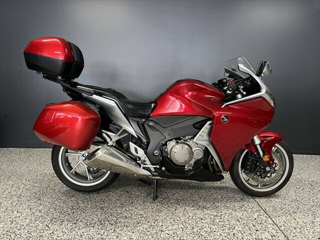 2010 HONDA VFR1200F ROAD