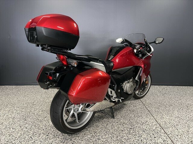 2010 HONDA VFR1200F ROAD