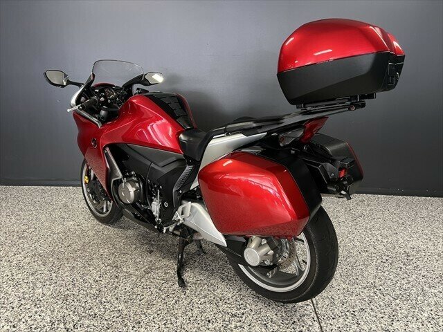 2010 HONDA VFR1200F ROAD