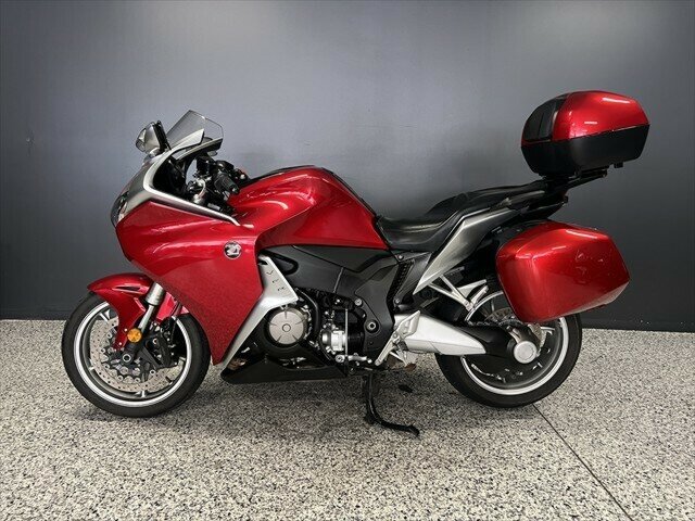 2010 HONDA VFR1200F ROAD