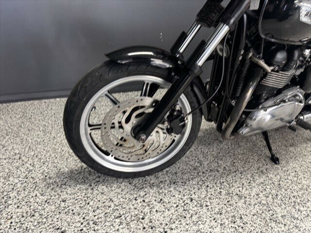 2011 TRIUMPH BONNEVILLE SE ROAD