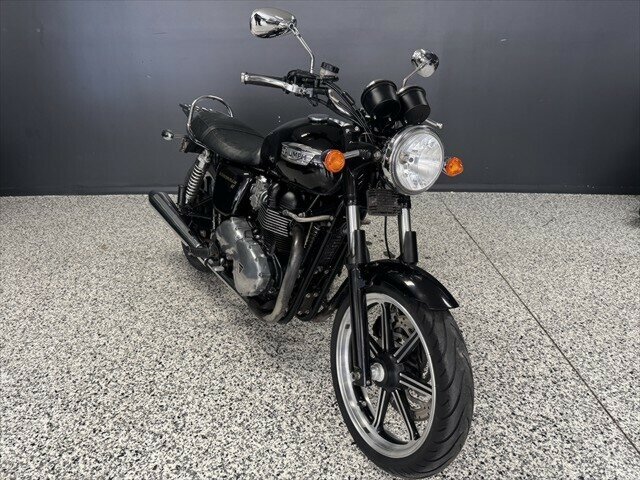 2011 TRIUMPH BONNEVILLE SE ROAD