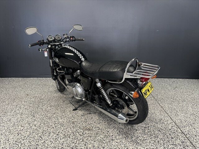 2011 TRIUMPH BONNEVILLE SE ROAD