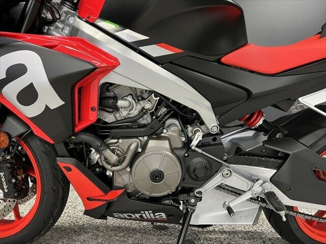 2021 APRILIA TUONO SPORTS