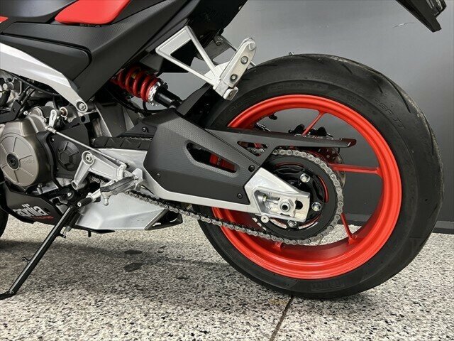 2021 APRILIA TUONO SPORTS