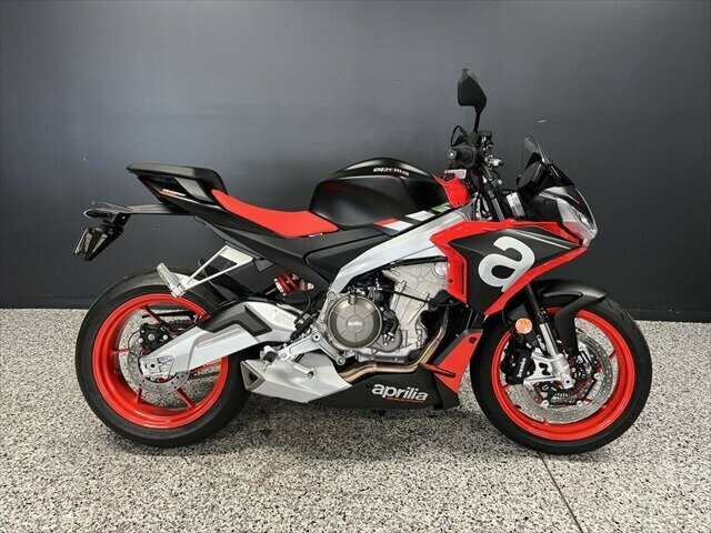 2021 APRILIA TUONO SPORTS