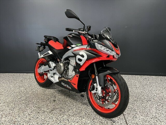 2021 APRILIA TUONO SPORTS