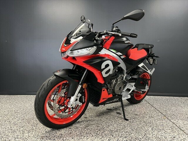 2021 APRILIA TUONO SPORTS