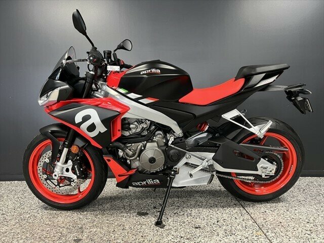 2021 APRILIA TUONO SPORTS