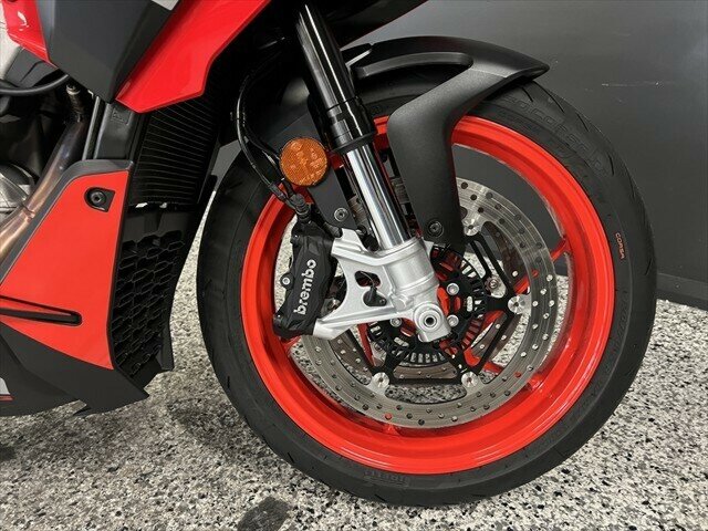 2021 APRILIA TUONO SPORTS