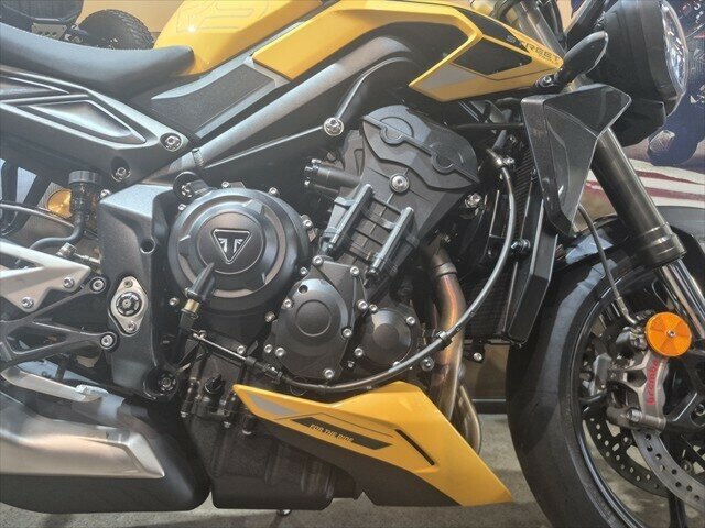 2025 TRIUMPH STREET TRIPLE RS ROAD