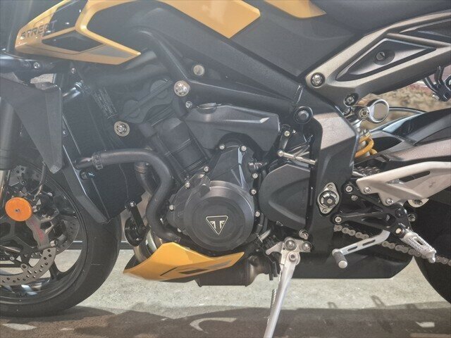2025 TRIUMPH STREET TRIPLE RS ROAD