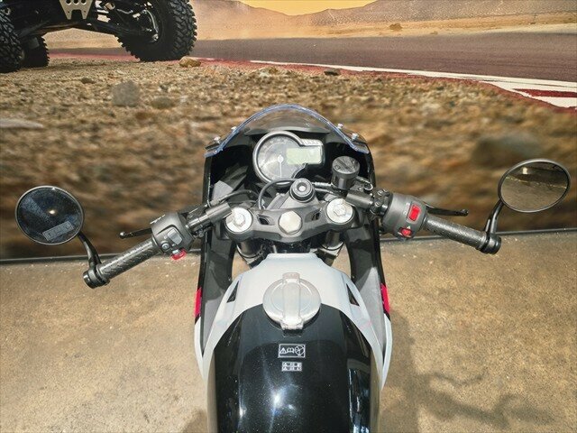 2026 TRIUMPH THRUXTON 400 ROAD