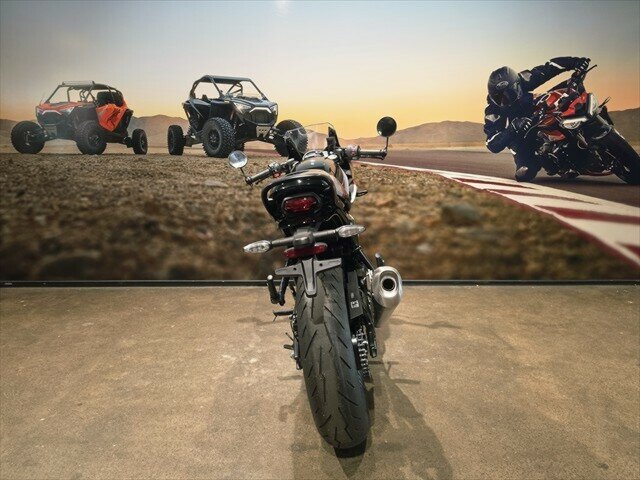2026 TRIUMPH THRUXTON 400 ROAD