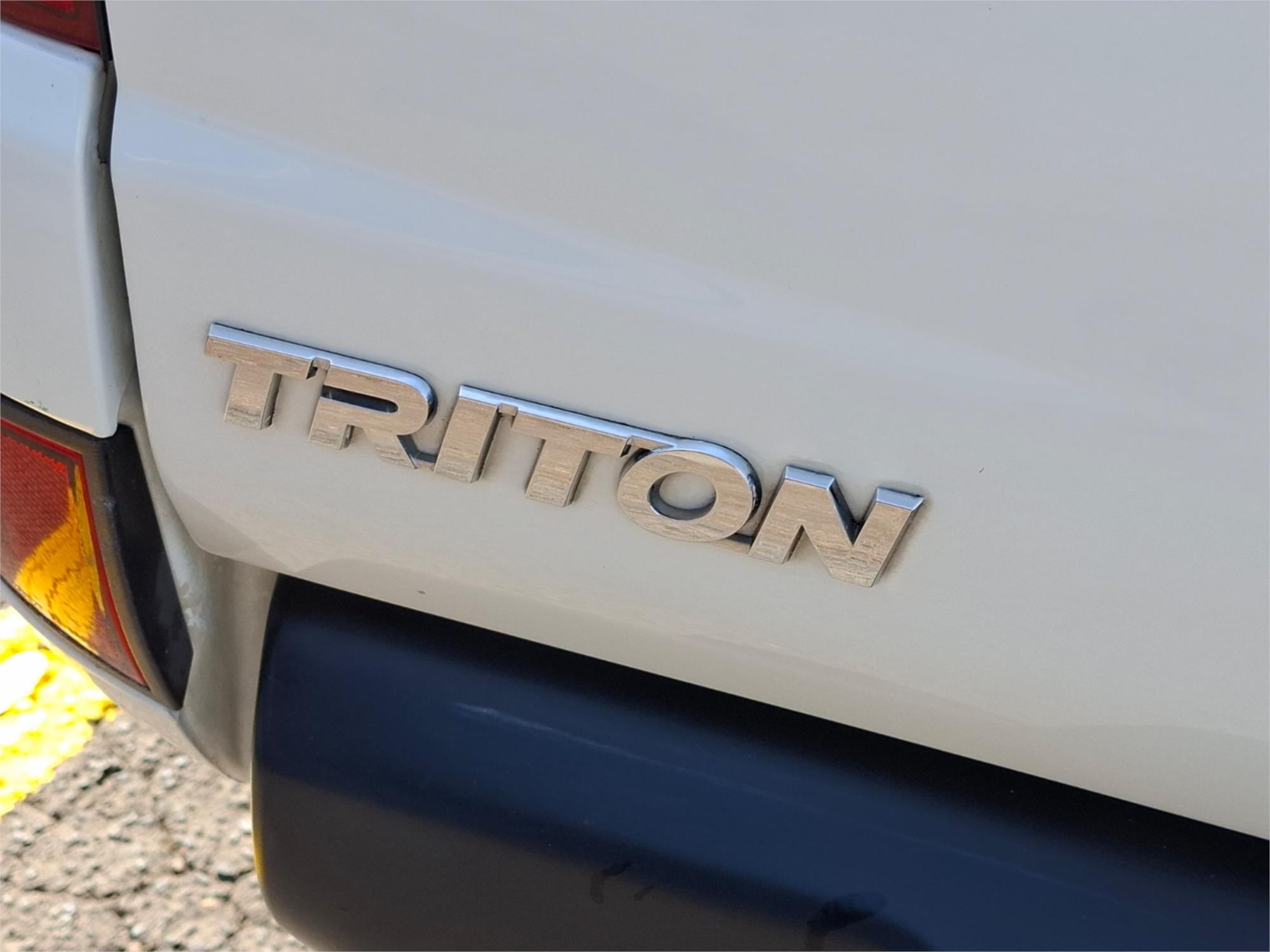 2013 MITSUBISHI TRITON MN MY12 GLX (4x4) 4 SP AUTOMATIC 4x4 DOUBLE CAB UTILITY
