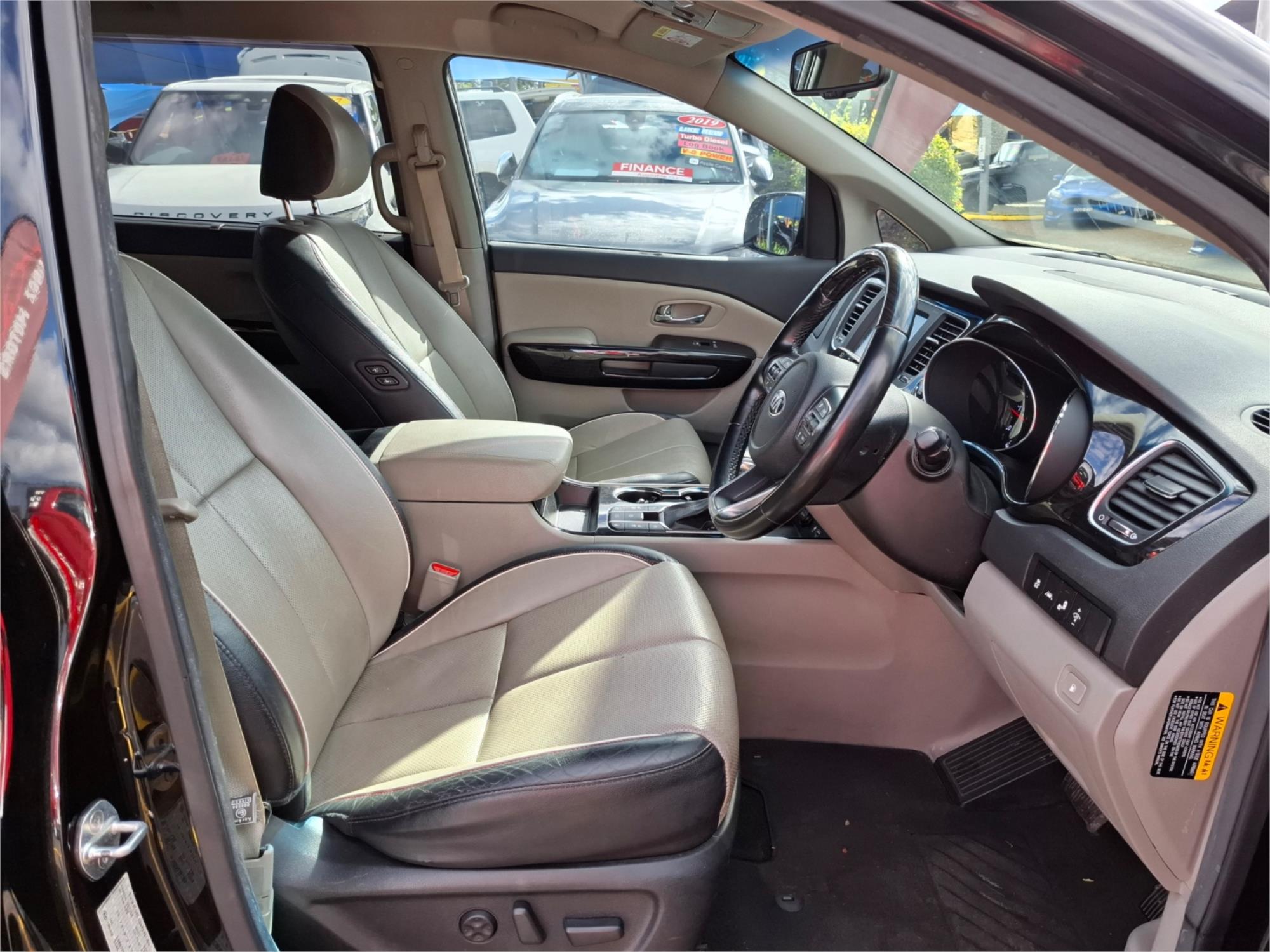 2019 KIA CARNIVAL YP PE MY19 PLATINUM 8 SP AUTOMATIC 4D WAGON