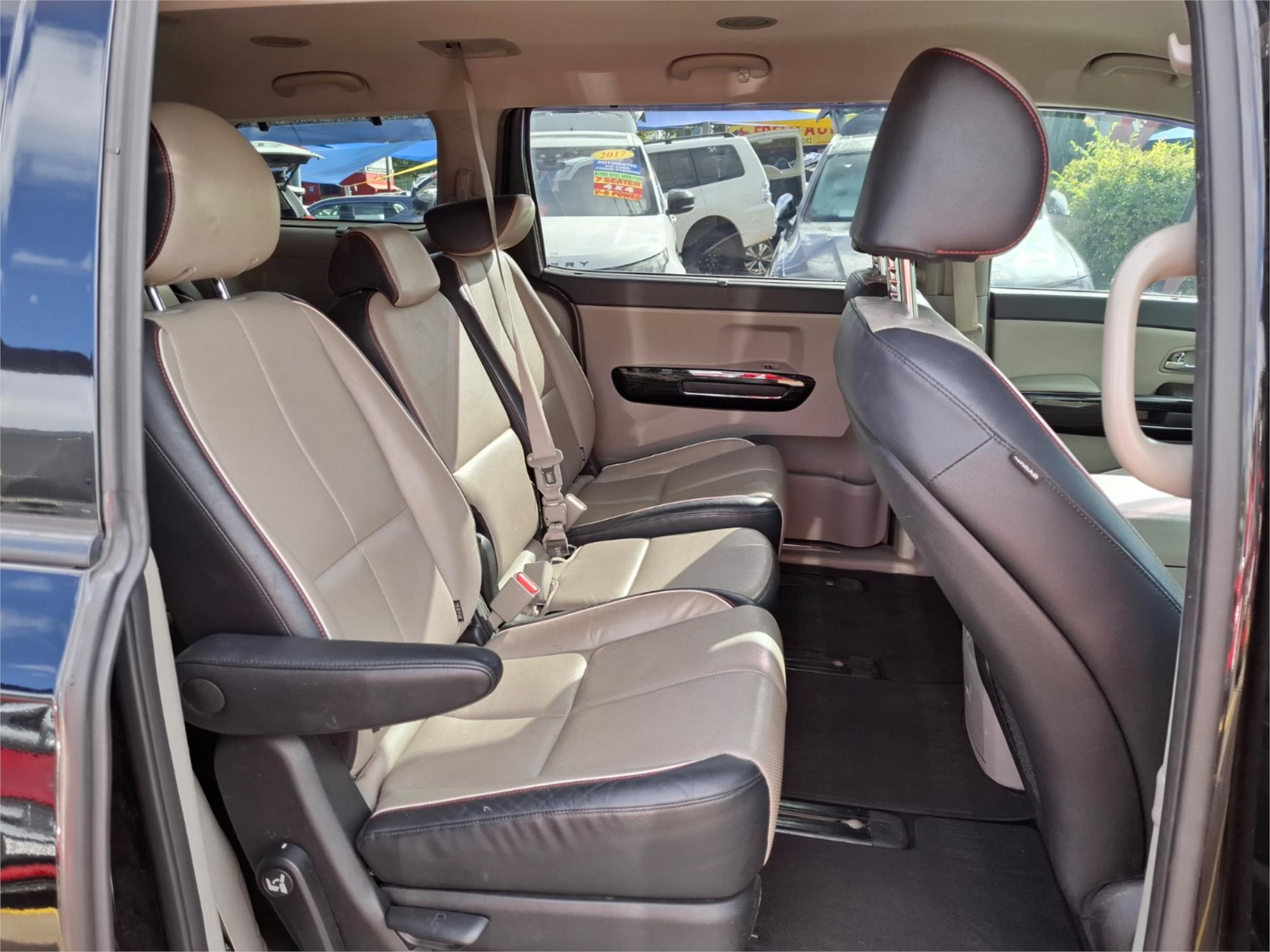2019 KIA CARNIVAL YP PE MY19 PLATINUM 8 SP AUTOMATIC 4D WAGON
