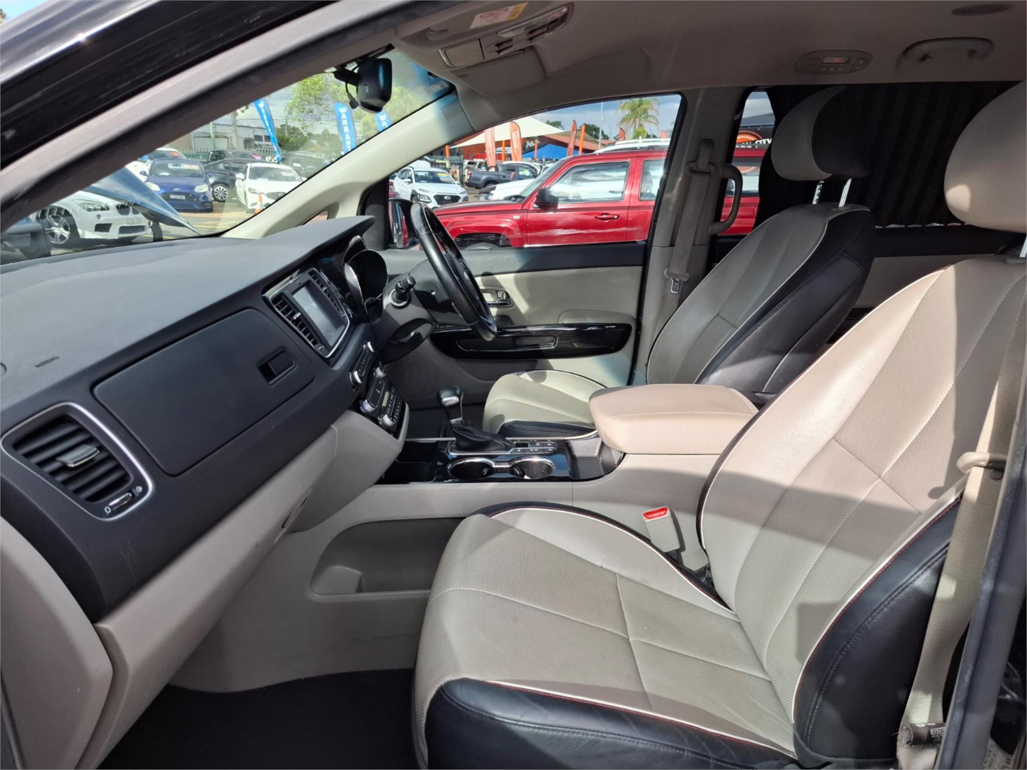 2019 KIA CARNIVAL YP PE MY19 PLATINUM 8 SP AUTOMATIC 4D WAGON