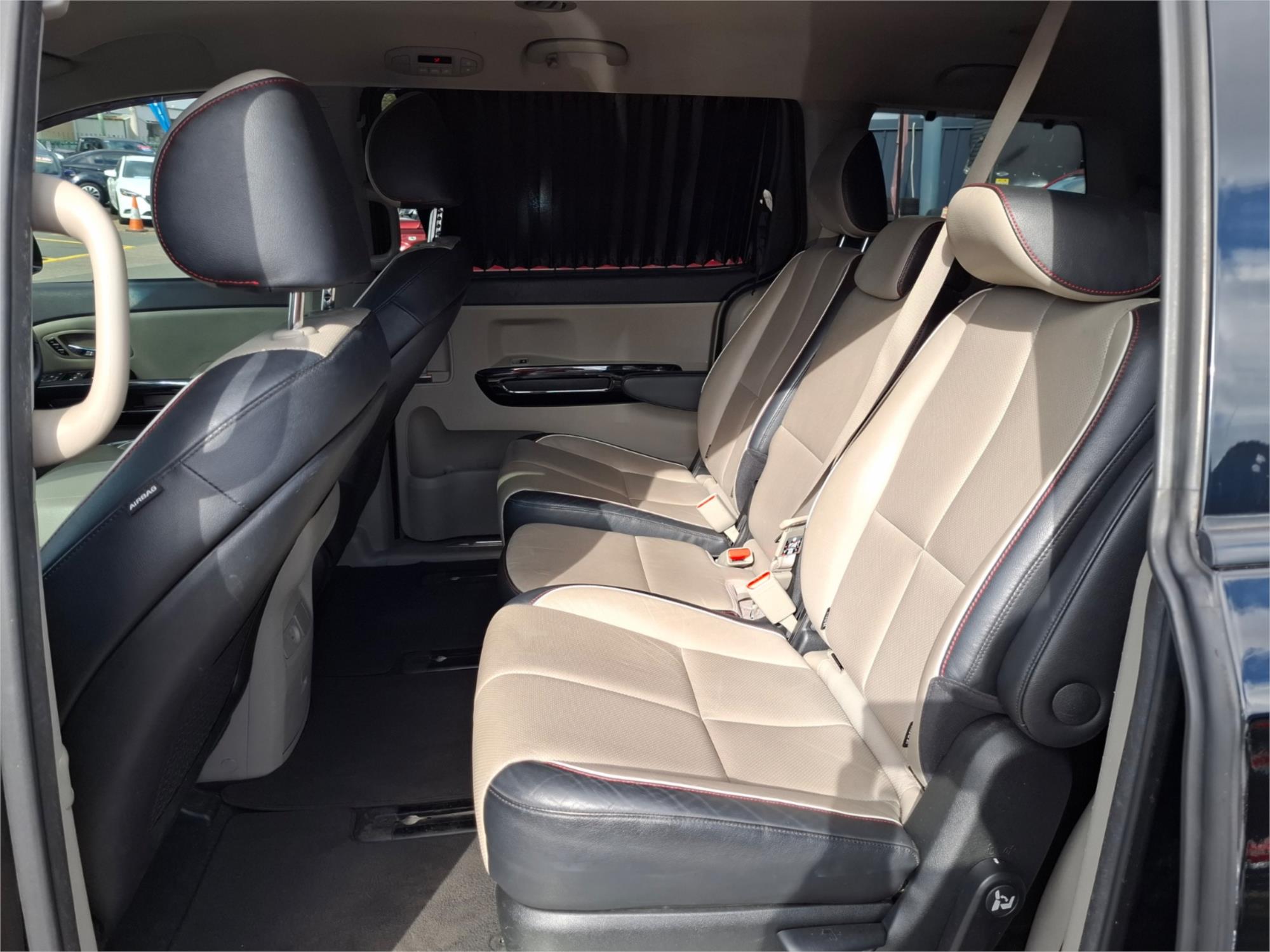 2019 KIA CARNIVAL YP PE MY19 PLATINUM 8 SP AUTOMATIC 4D WAGON