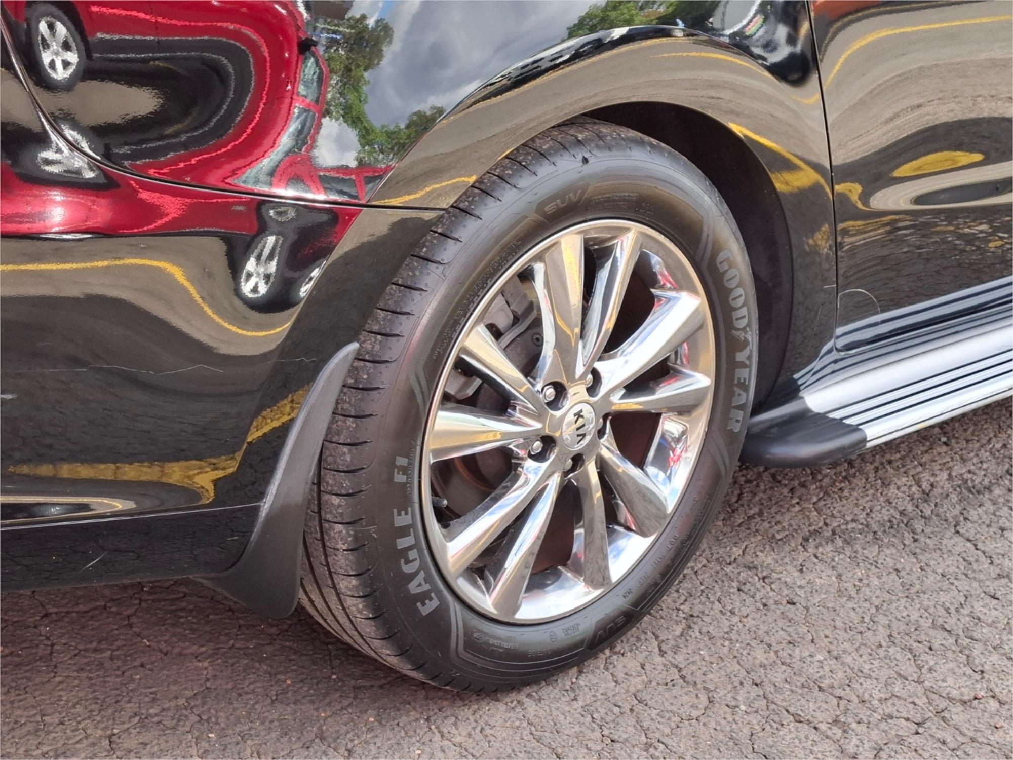 2019 KIA CARNIVAL YP PE MY19 PLATINUM 8 SP AUTOMATIC 4D WAGON