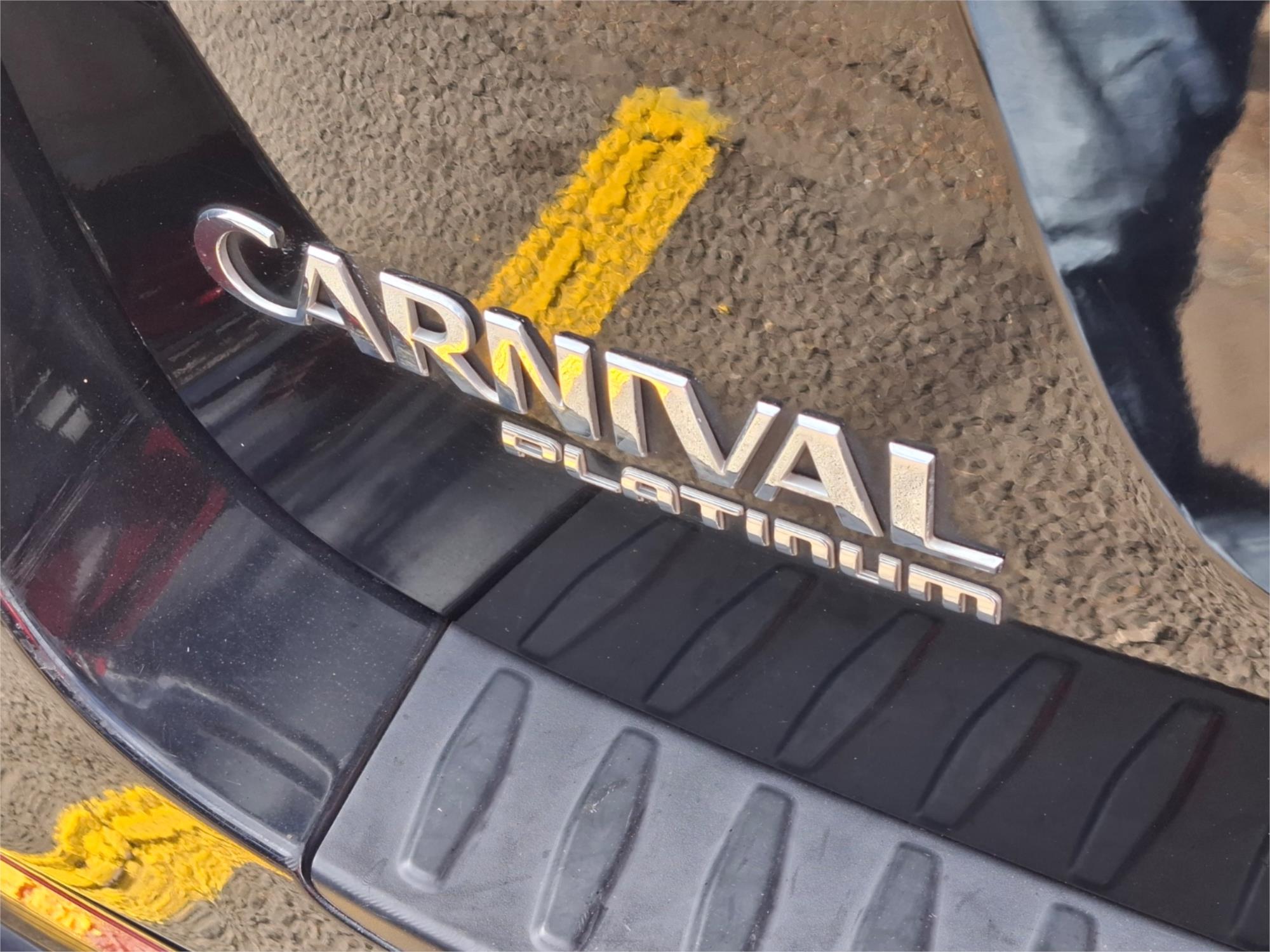 2019 KIA CARNIVAL YP PE MY19 PLATINUM 8 SP AUTOMATIC 4D WAGON