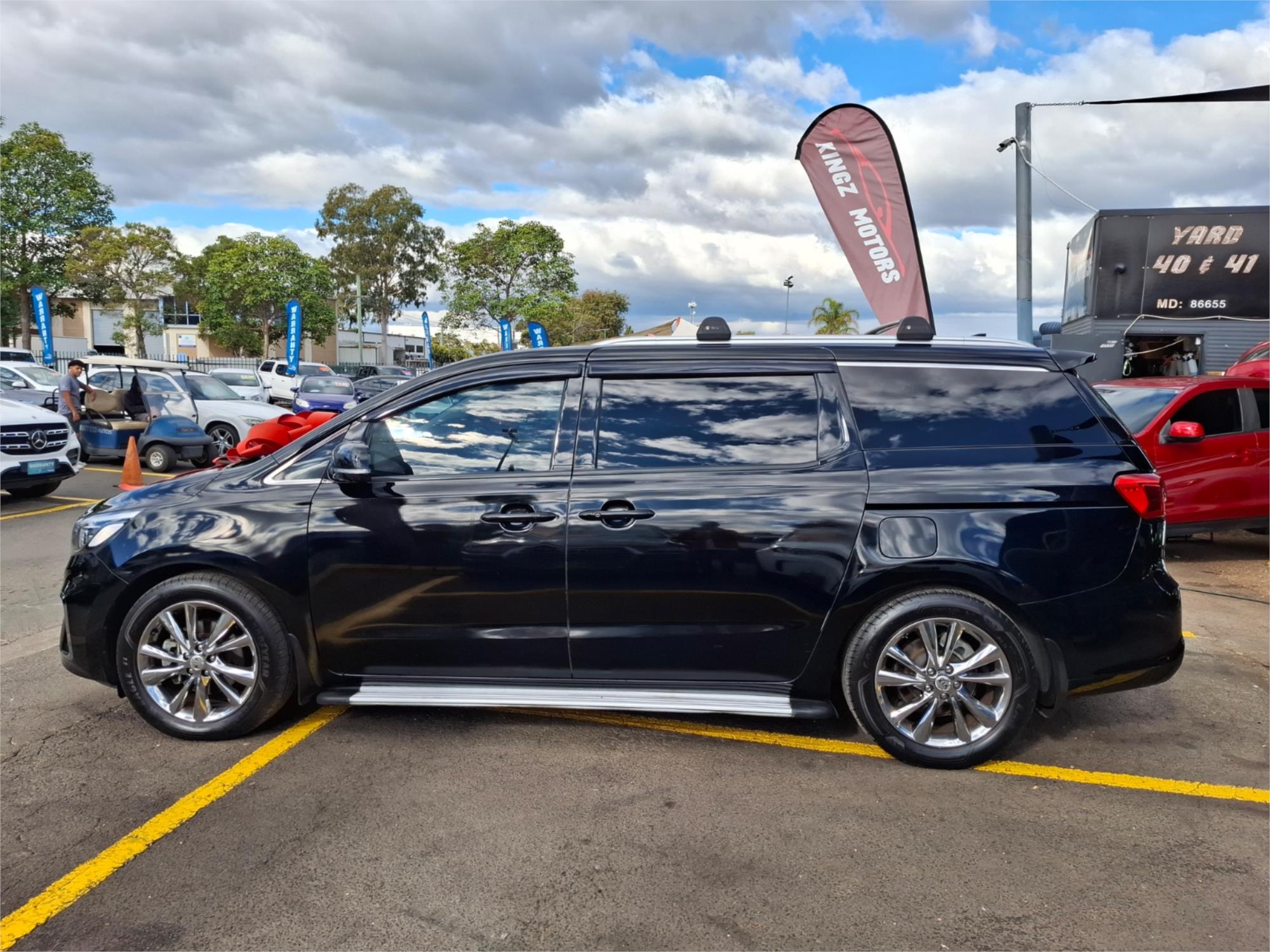 2019 KIA CARNIVAL YP PE MY19 PLATINUM 8 SP AUTOMATIC 4D WAGON