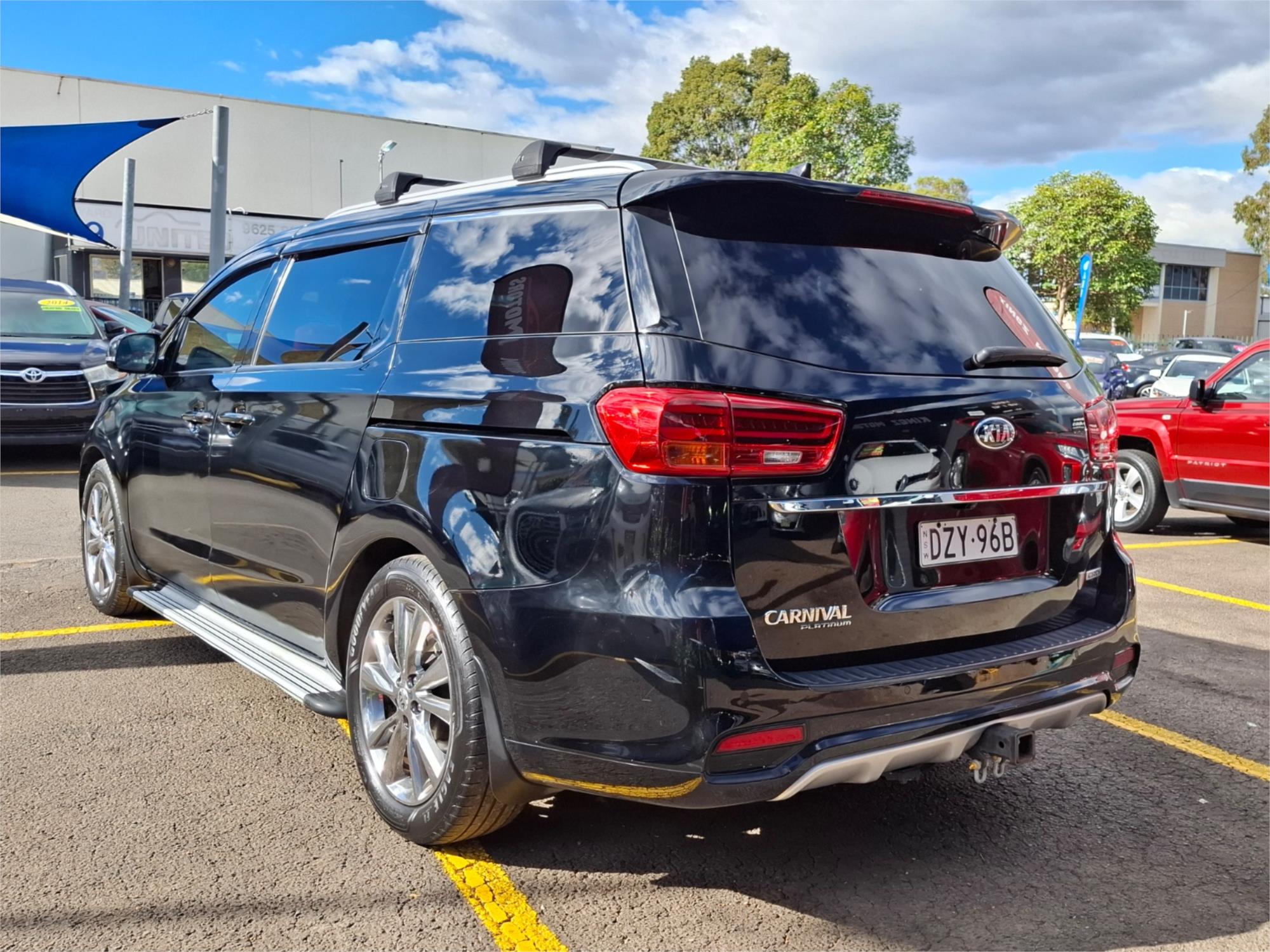 2019 KIA CARNIVAL YP PE MY19 PLATINUM 8 SP AUTOMATIC 4D WAGON