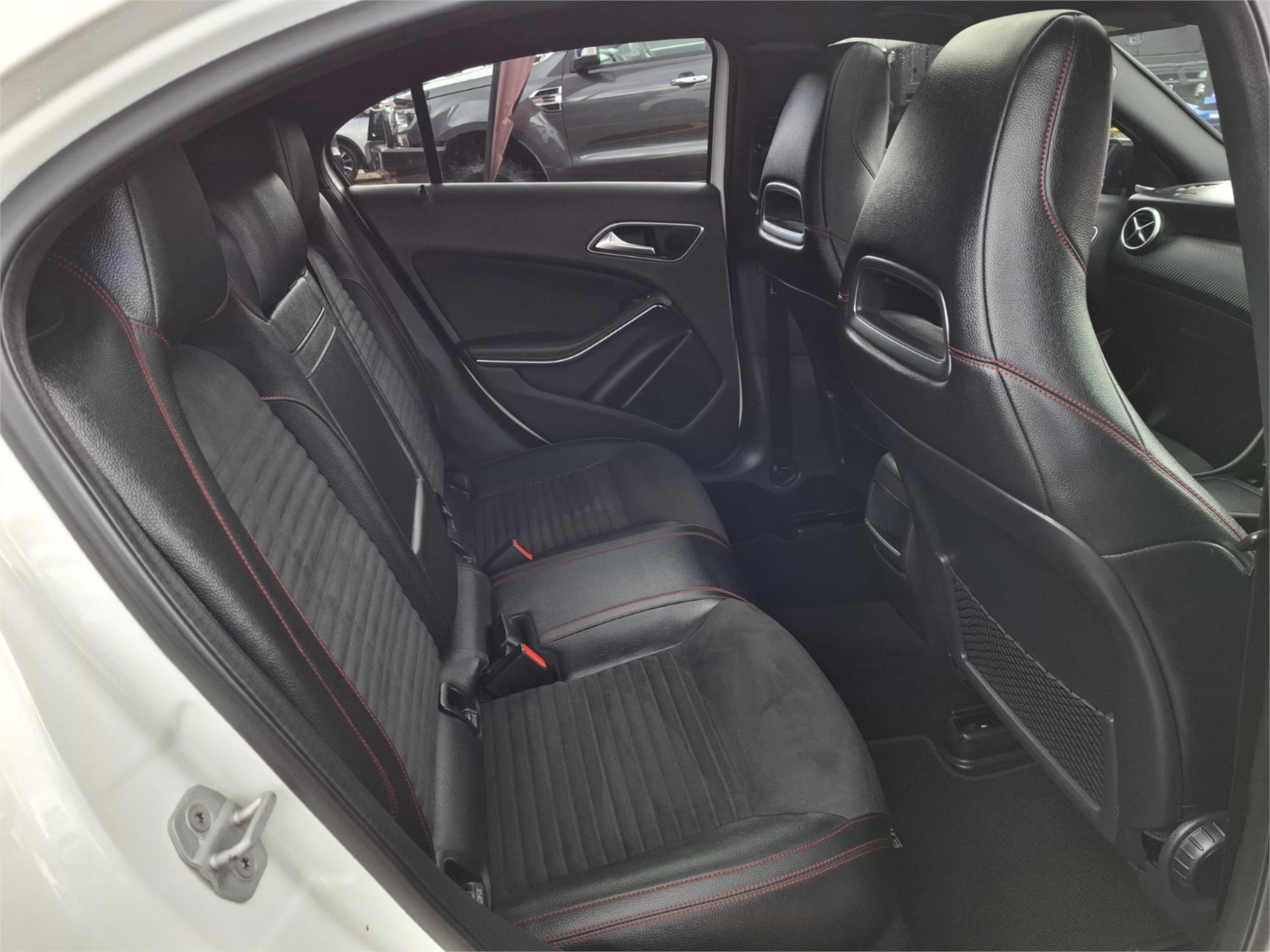 2013 MERCEDES-BENZ A180 176 BE 7 SP AUTOMATIC 5D HATCHBACK