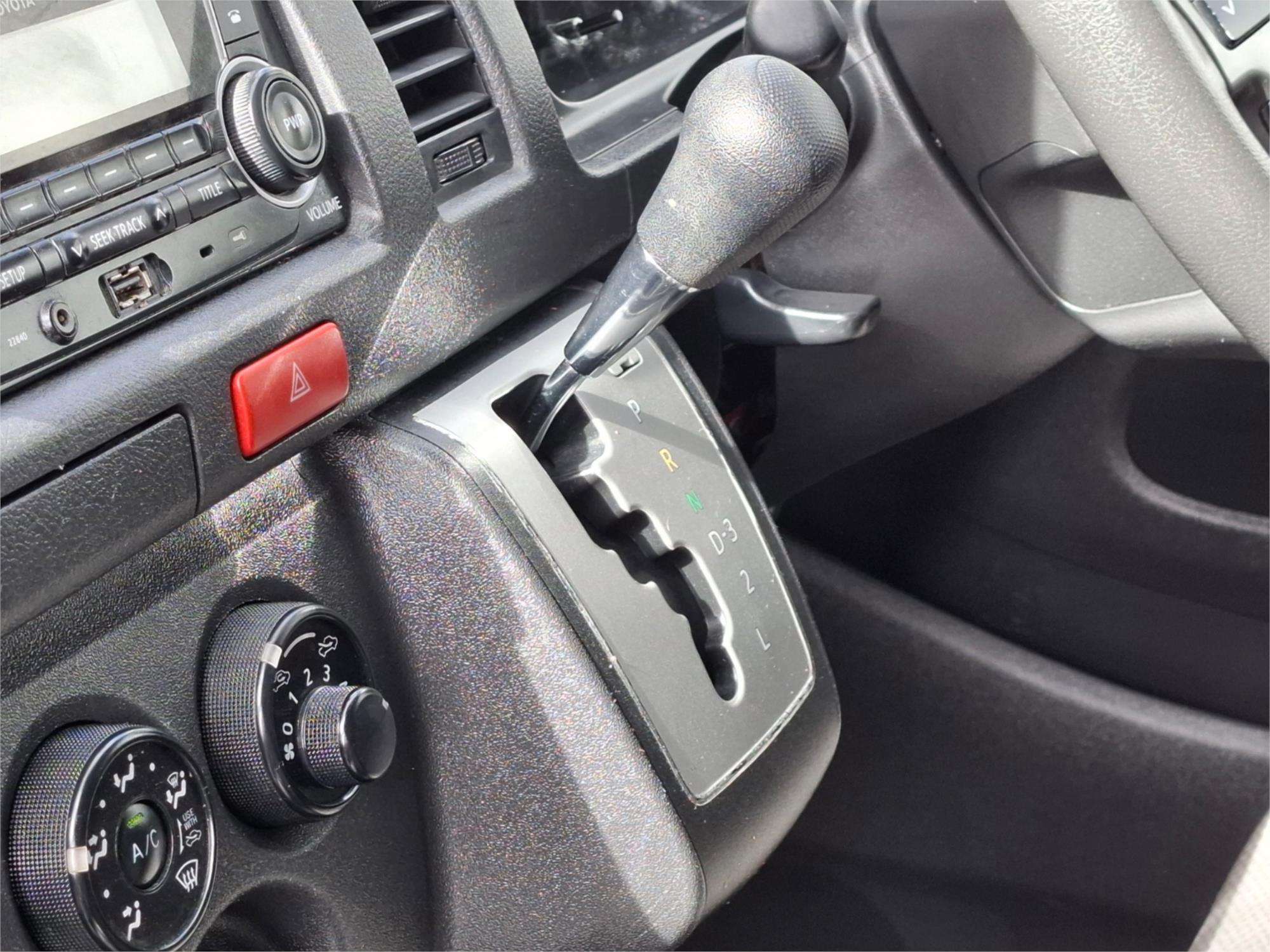 2014 TOYOTA HIACE TRH223R MY12 UPGRADE COMMUTER 4 SP AUTOMATIC BUS