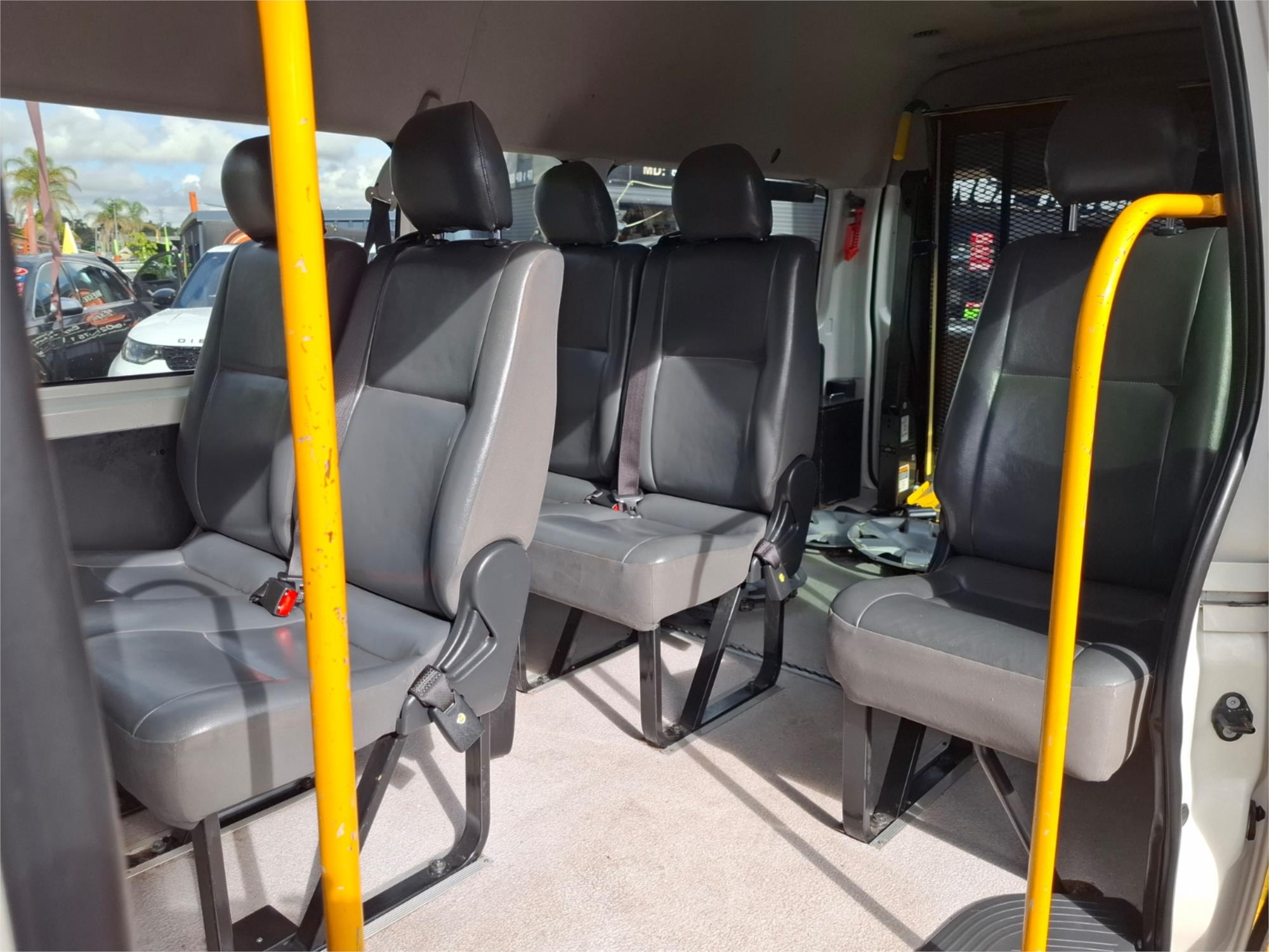 2014 TOYOTA HIACE TRH223R MY12 UPGRADE COMMUTER 4 SP AUTOMATIC BUS