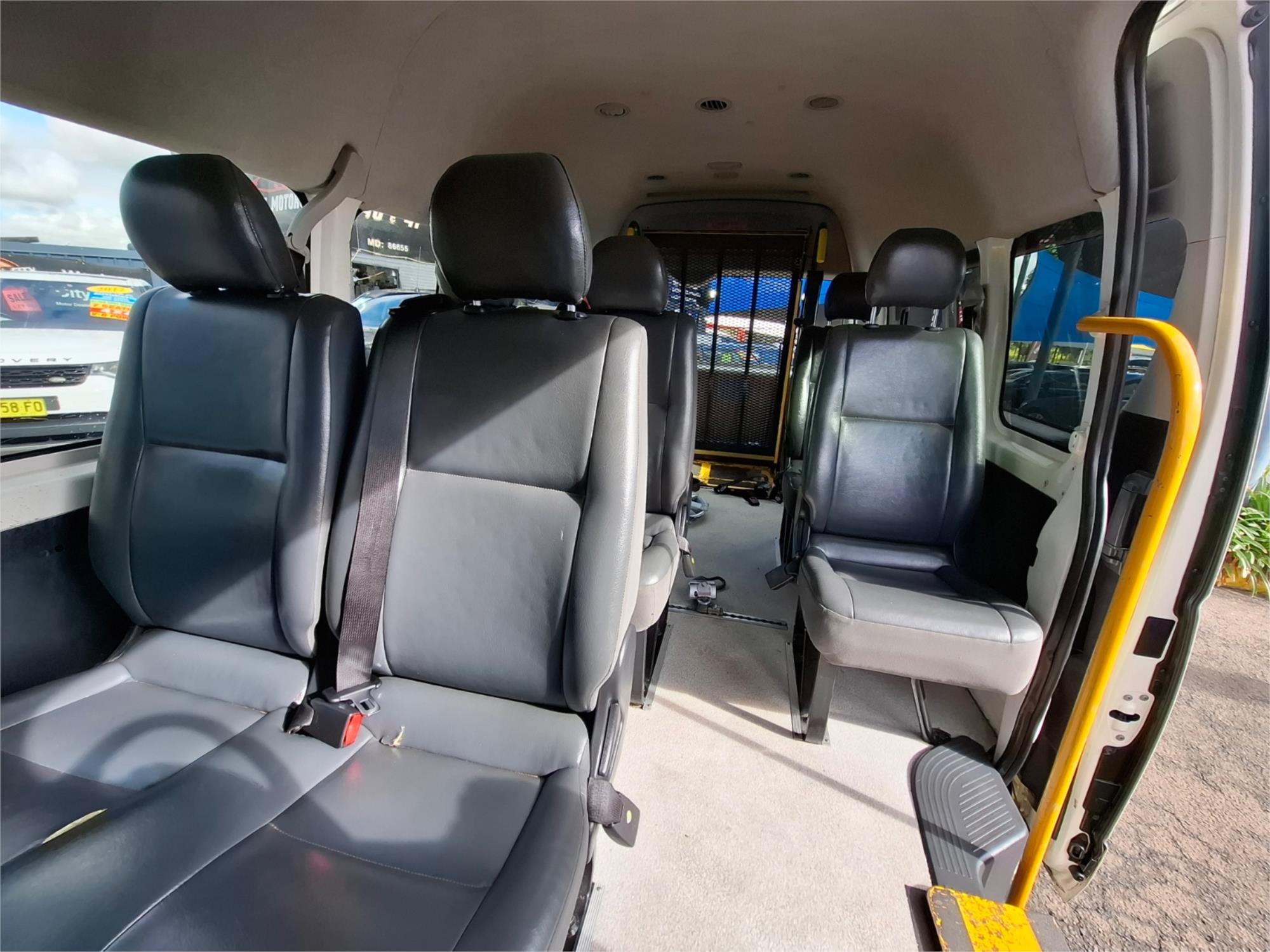 2014 TOYOTA HIACE TRH223R MY12 UPGRADE COMMUTER 4 SP AUTOMATIC BUS