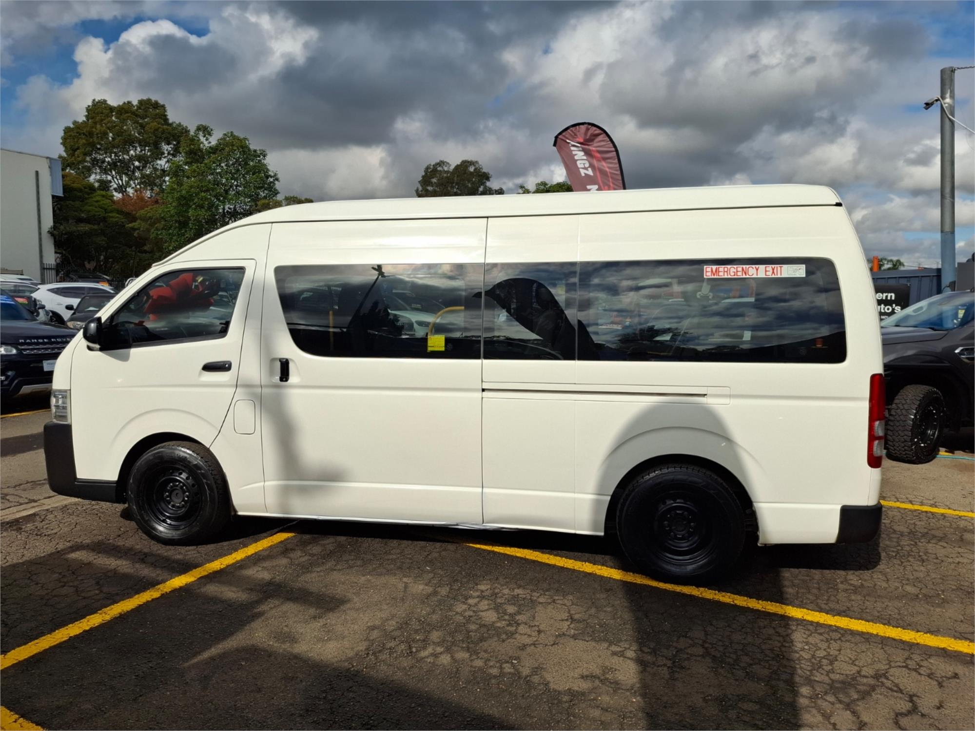 2014 TOYOTA HIACE TRH223R MY12 UPGRADE COMMUTER 4 SP AUTOMATIC BUS