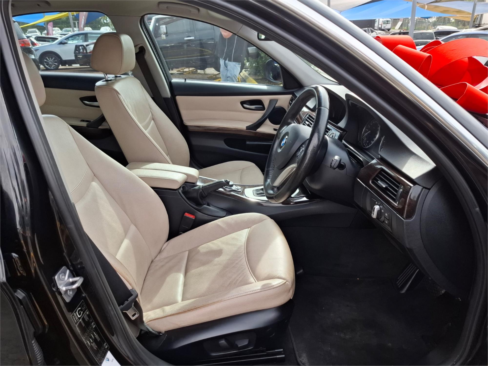 2011 BMW 3 E90 MY11 20i LIFESTYLE 6 SP AUTOMATIC STEPTRONIC 4D SEDAN