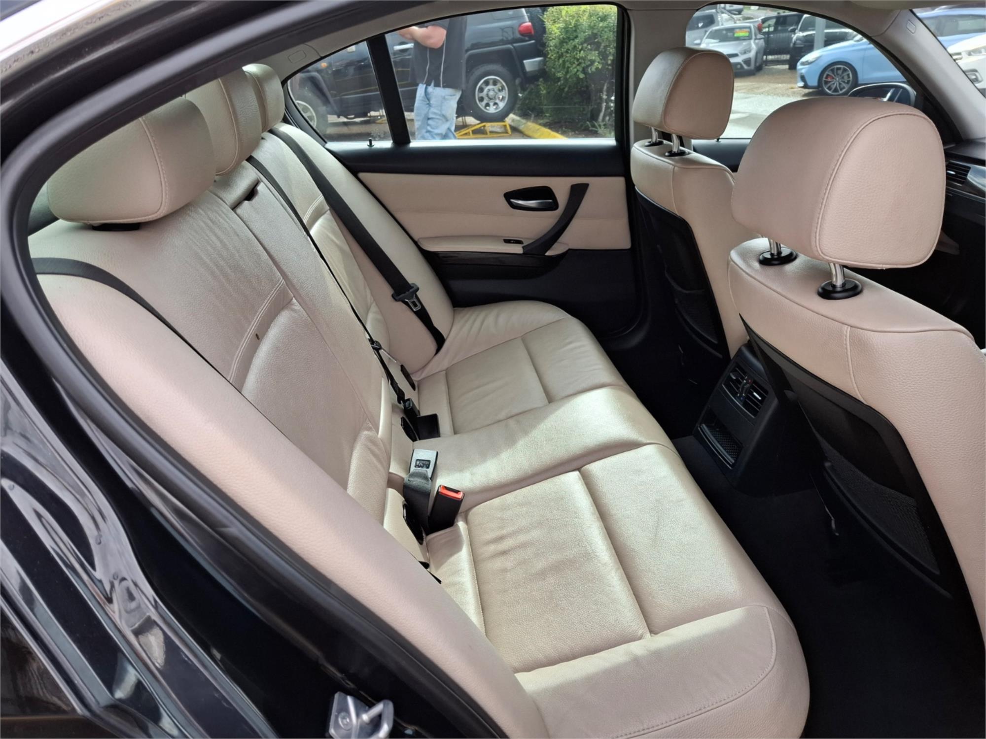 2011 BMW 3 E90 MY11 20i LIFESTYLE 6 SP AUTOMATIC STEPTRONIC 4D SEDAN