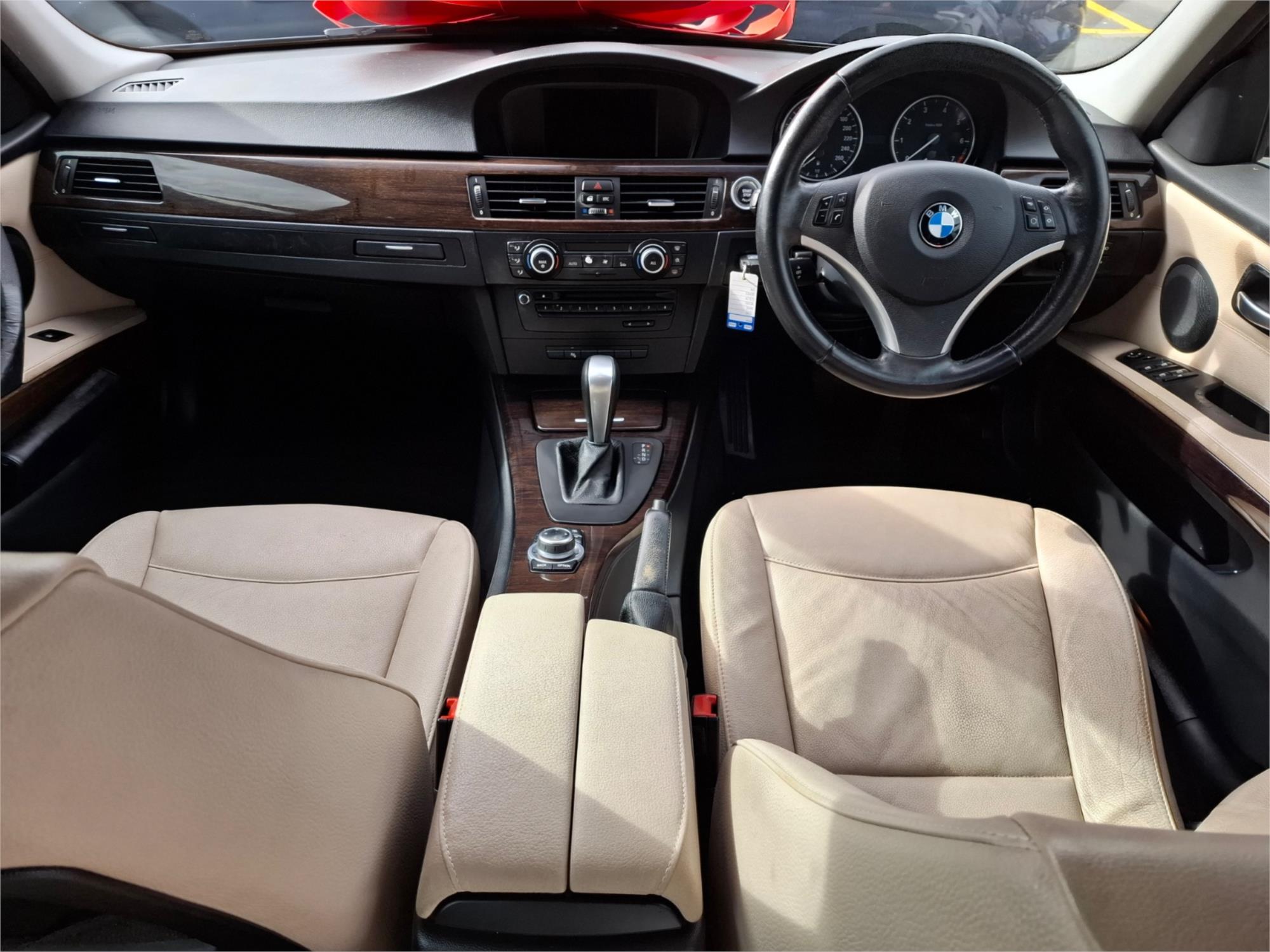 2011 BMW 3 E90 MY11 20i LIFESTYLE 6 SP AUTOMATIC STEPTRONIC 4D SEDAN