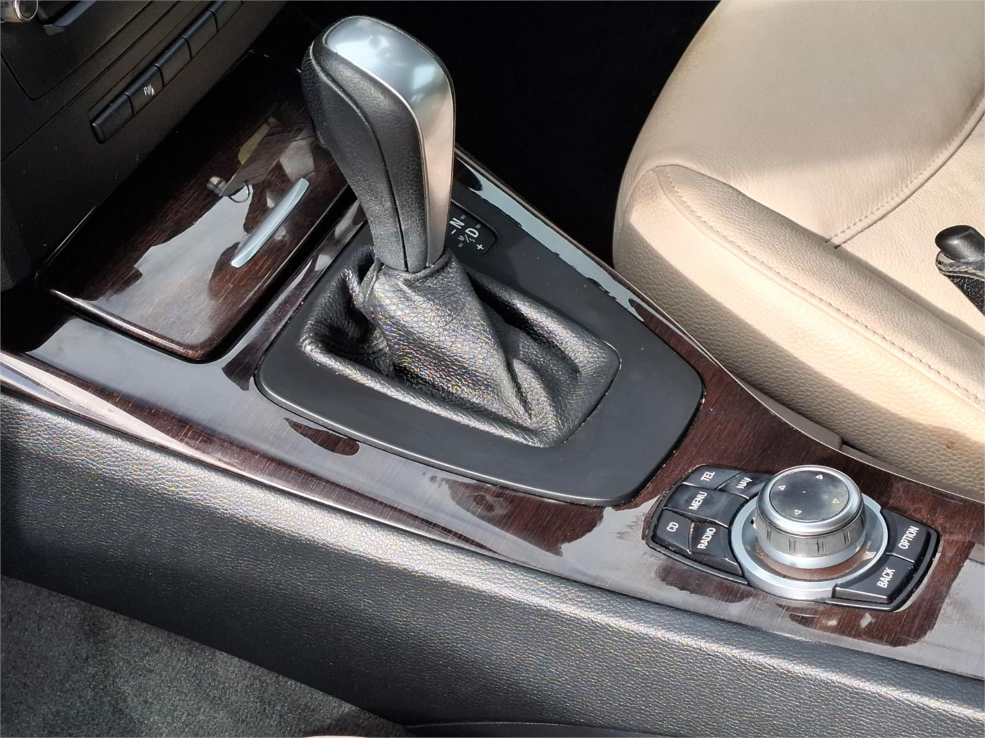 2011 BMW 3 E90 MY11 20i LIFESTYLE 6 SP AUTOMATIC STEPTRONIC 4D SEDAN