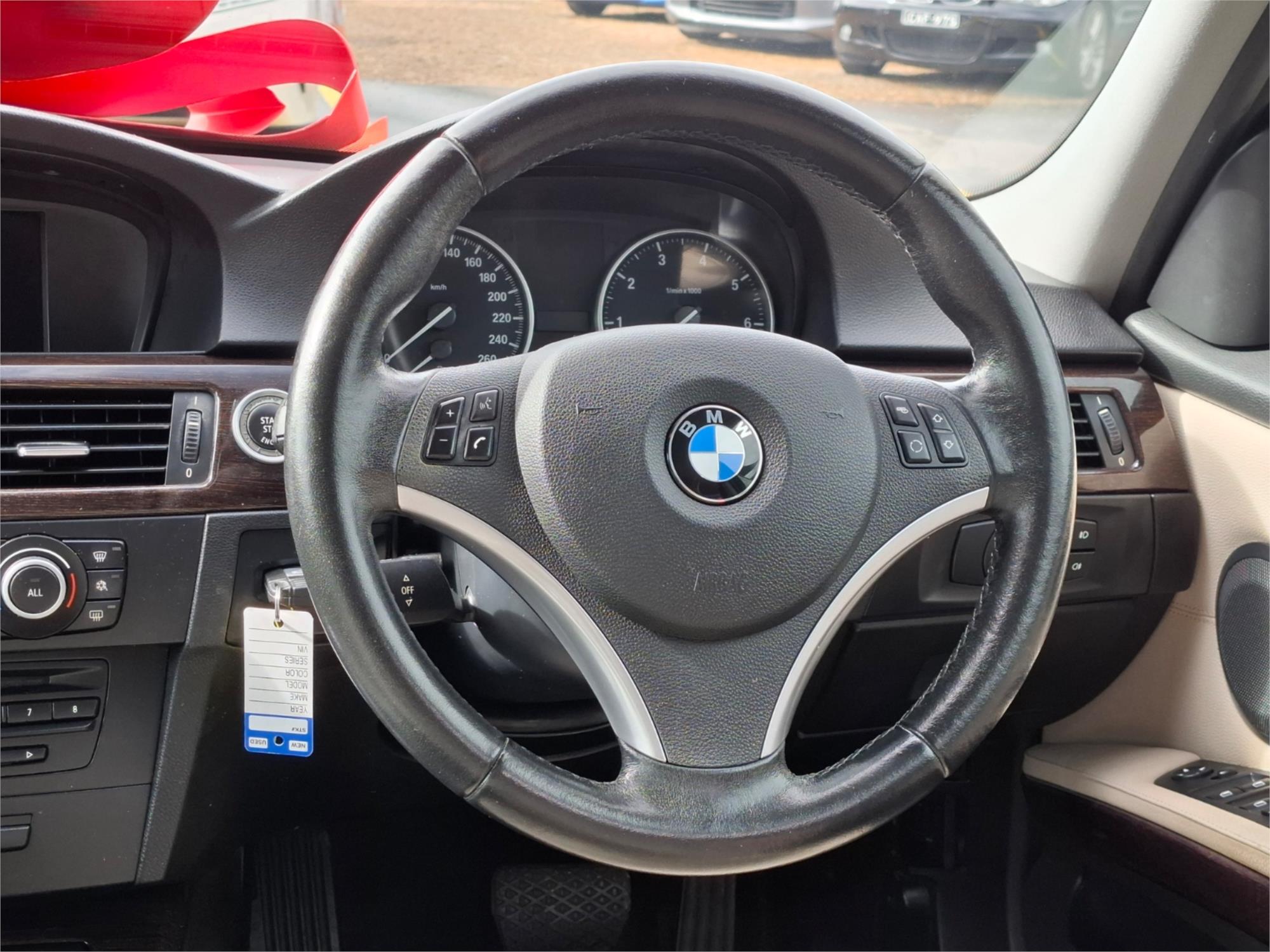 2011 BMW 3 E90 MY11 20i LIFESTYLE 6 SP AUTOMATIC STEPTRONIC 4D SEDAN
