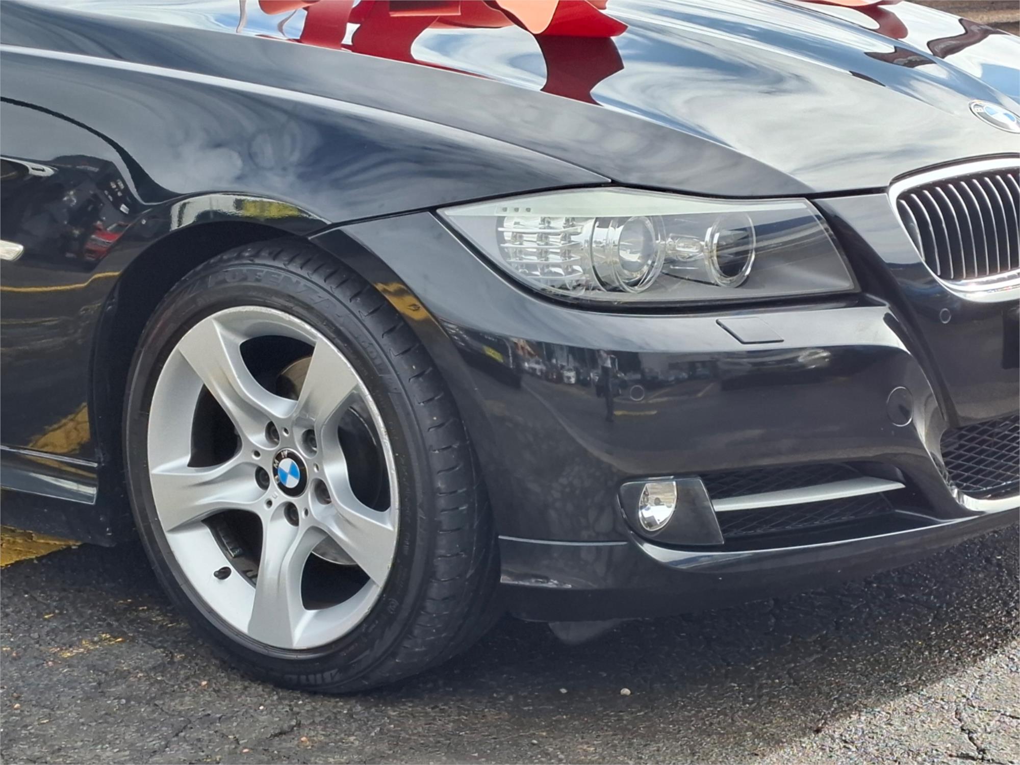 2011 BMW 3 E90 MY11 20i LIFESTYLE 6 SP AUTOMATIC STEPTRONIC 4D SEDAN