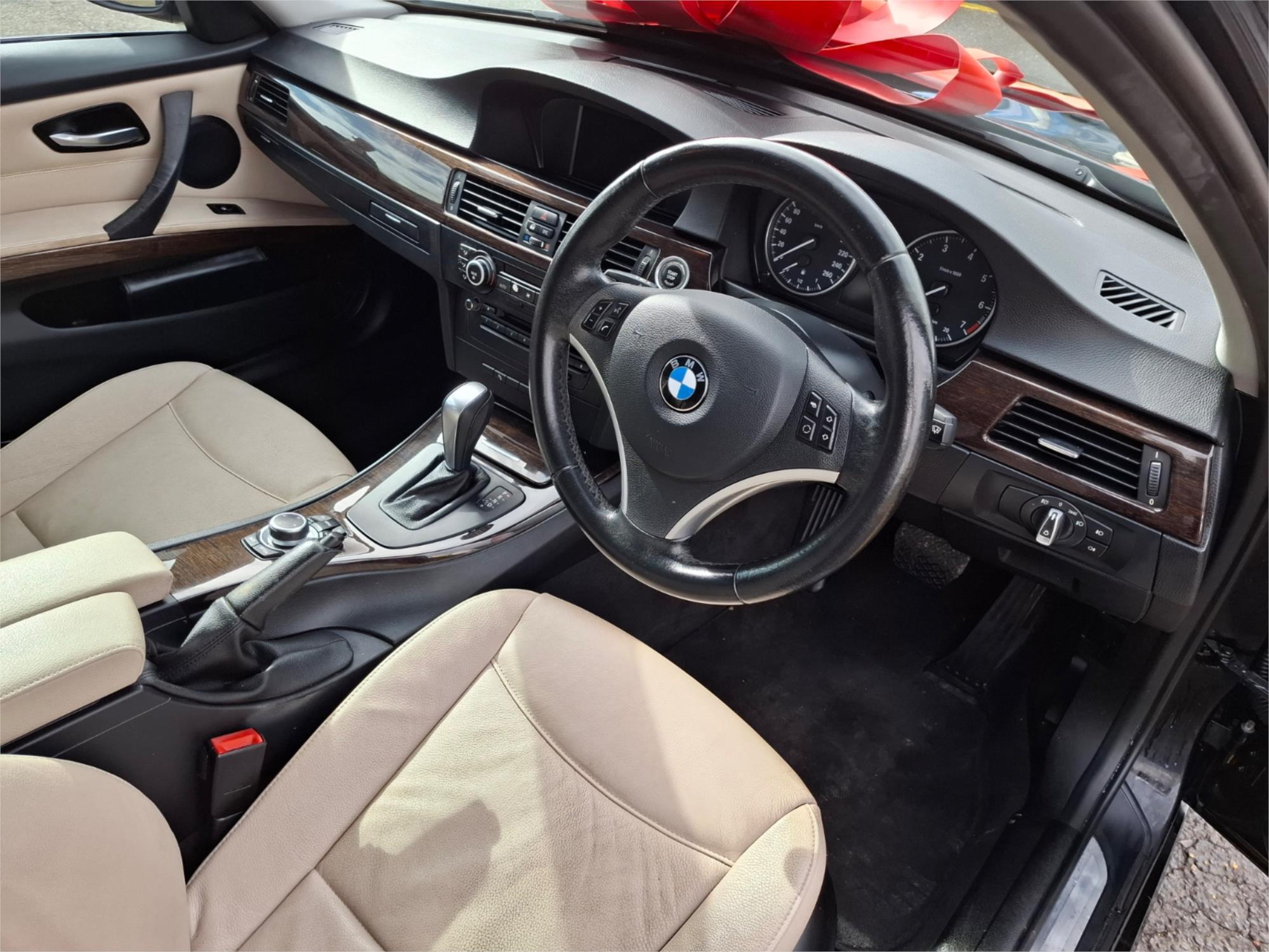 2011 BMW 3 E90 MY11 20i LIFESTYLE 6 SP AUTOMATIC STEPTRONIC 4D SEDAN