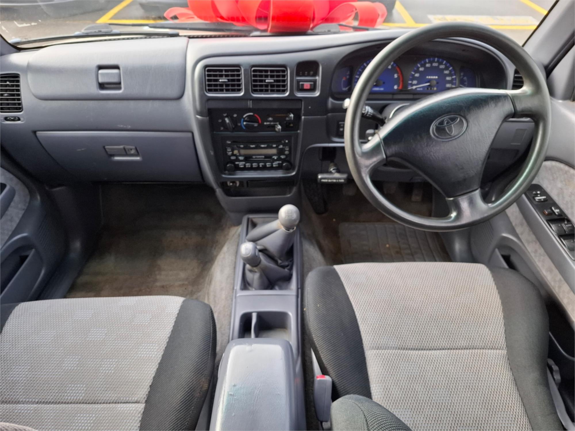 2005 TOYOTA HILUX KUN26R SR5 (4x4) 5 SP MANUAL DUAL CAB P/UP