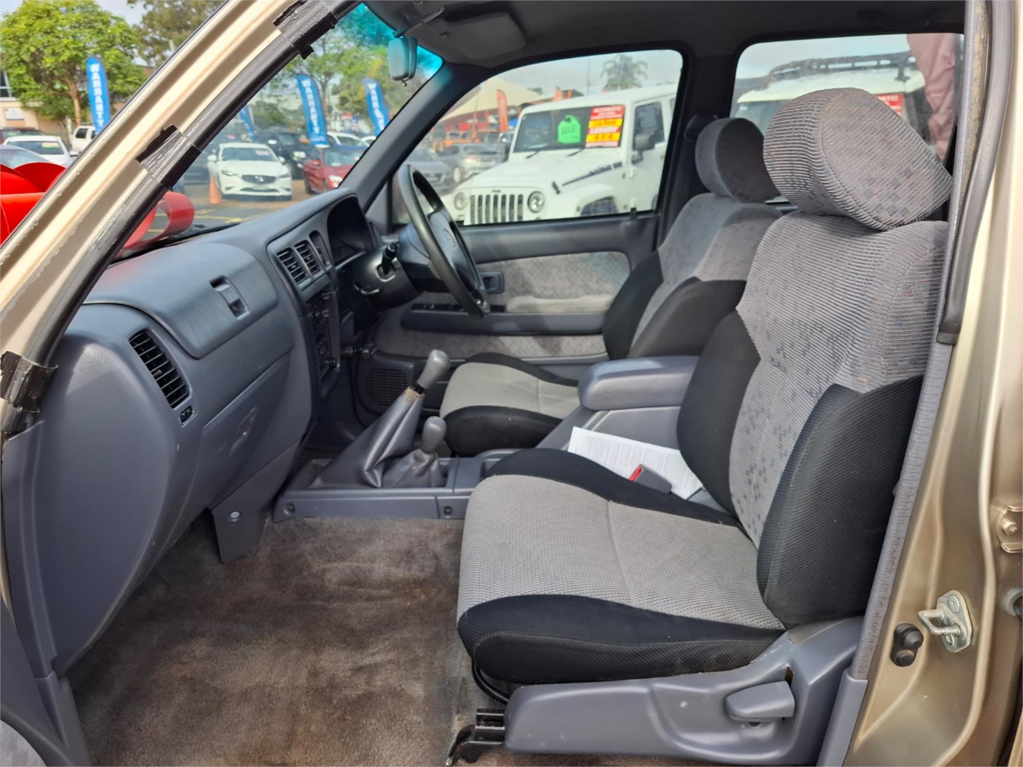2005 TOYOTA HILUX KUN26R SR5 (4x4) 5 SP MANUAL DUAL CAB P/UP
