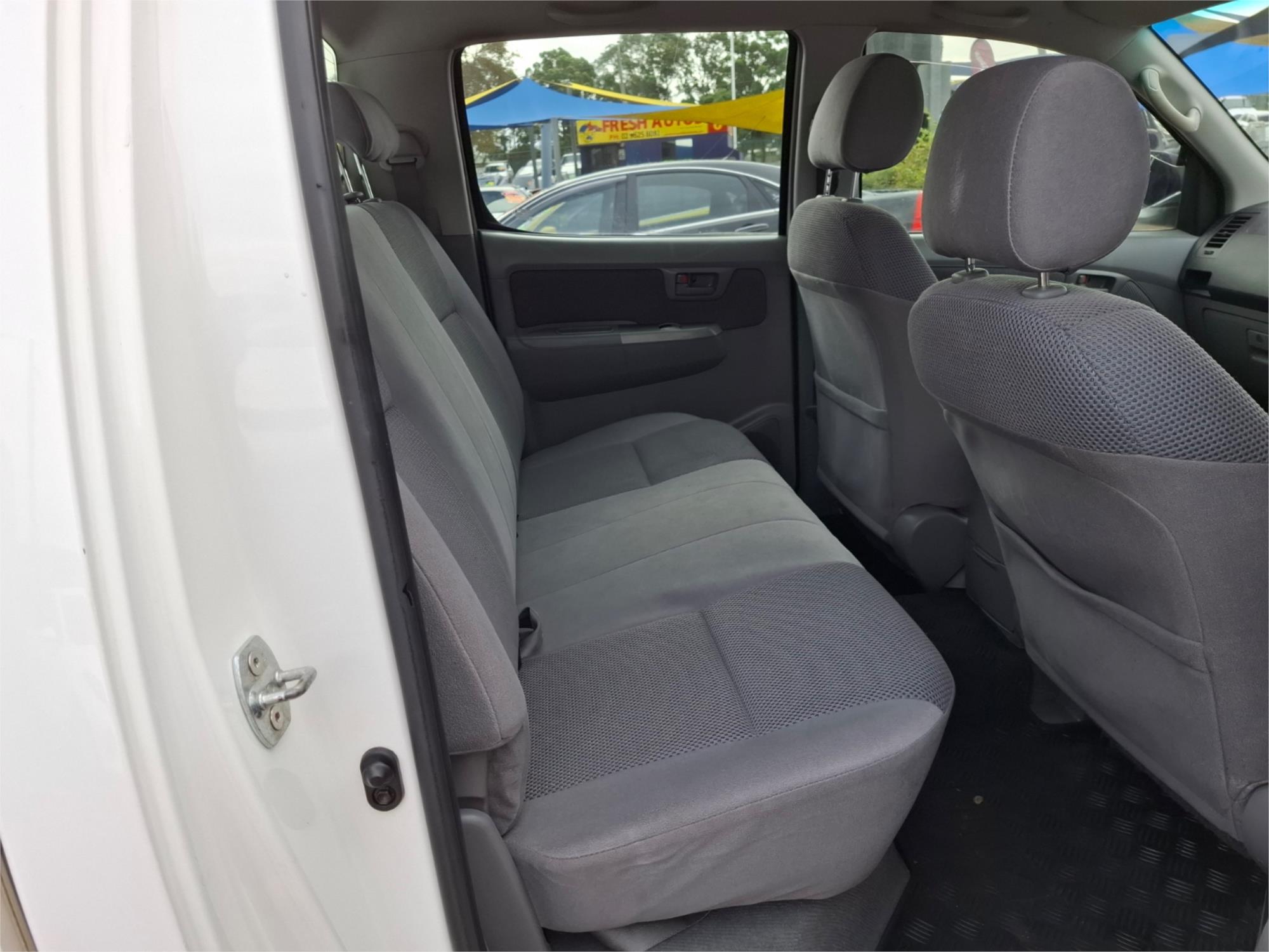 2005 TOYOTA HILUX GGN25R SR5 (4x4) 5 SP AUTOMATIC DUAL CAB P/UP