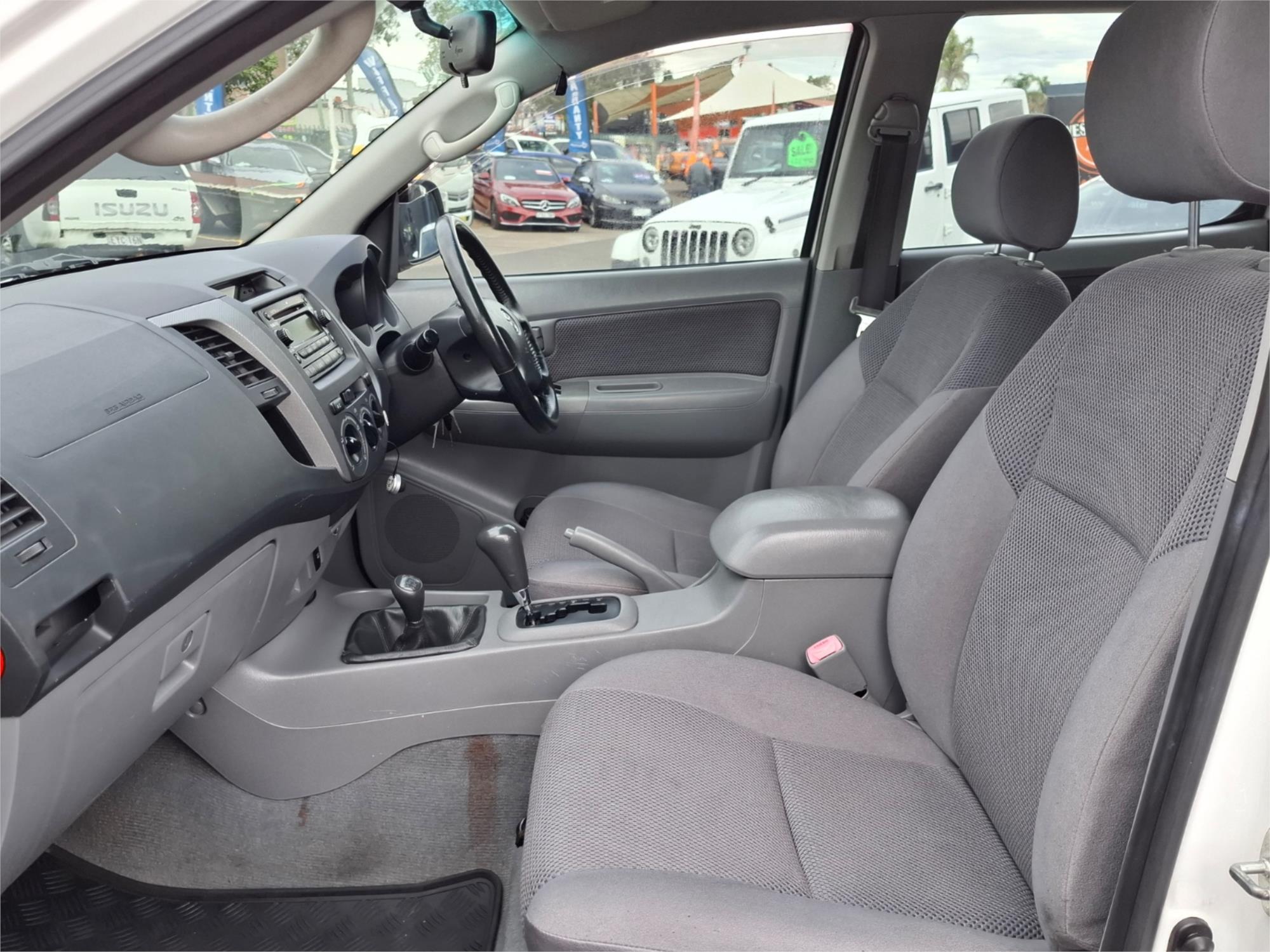 2005 TOYOTA HILUX GGN25R SR5 (4x4) 5 SP AUTOMATIC DUAL CAB P/UP